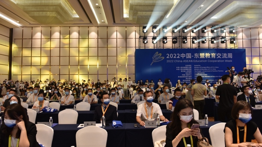 Vietnam attends China-ASEAN Education Cooperation Week 2022